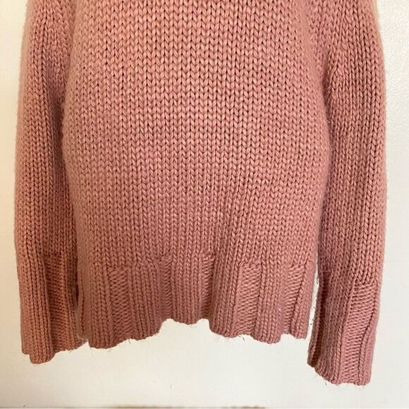 Ecru Lab Women’s Size M Blush Pink Long Sleeve Off The Shoulder Knit Sweater - Picture 4 of 8